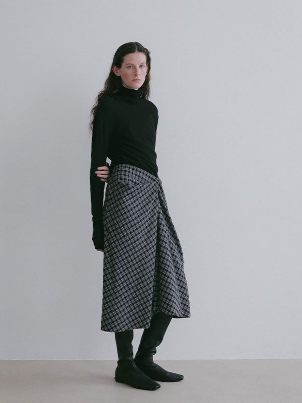 SHISEI SKINY BOOTS