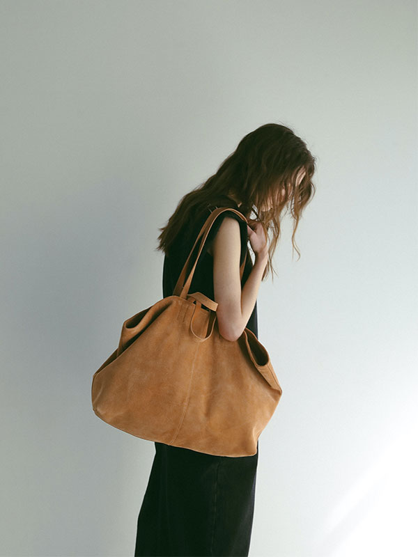 スウェードビッグトートバッグ(F BEIGE): グッズ │ ETRE TOKYO
