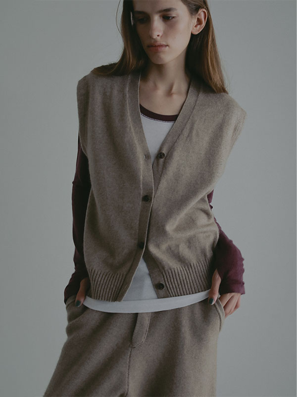 プレーンステッチVネックニットベスト