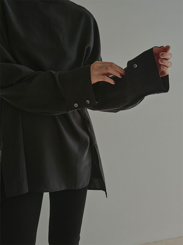 クルーネックオーバーサイズプルオーバー