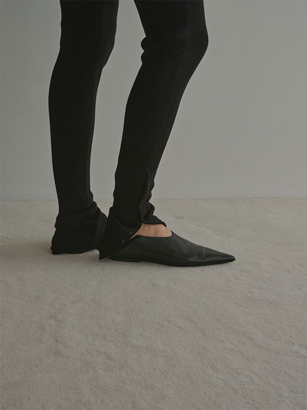 ヘムボタンニットレギンス