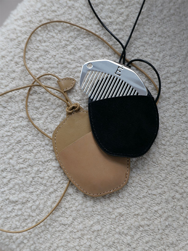 ネックコードコームネックチャーム