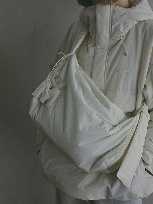 Marmot×ETRE TOKYO PERTEXパディングショルダーバック