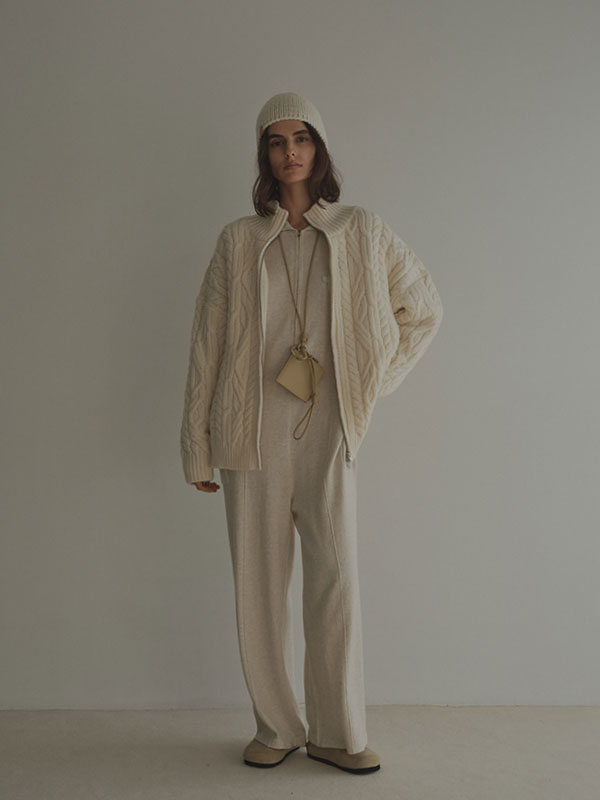 バルキーヤーンハンドニットキャップ