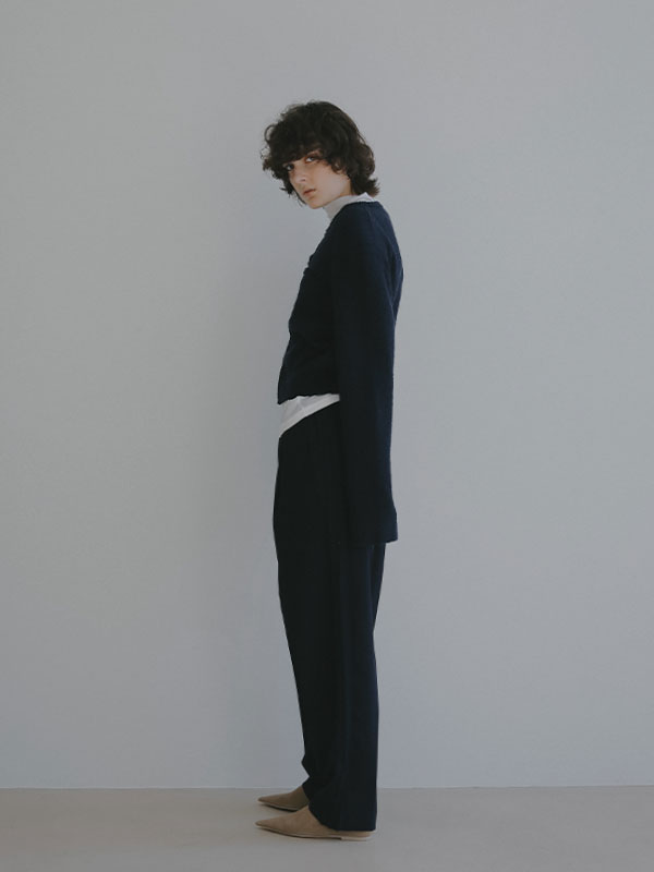 サイドピンタックラインリラクシーパンツ(S OFF WHITE): ボトムス