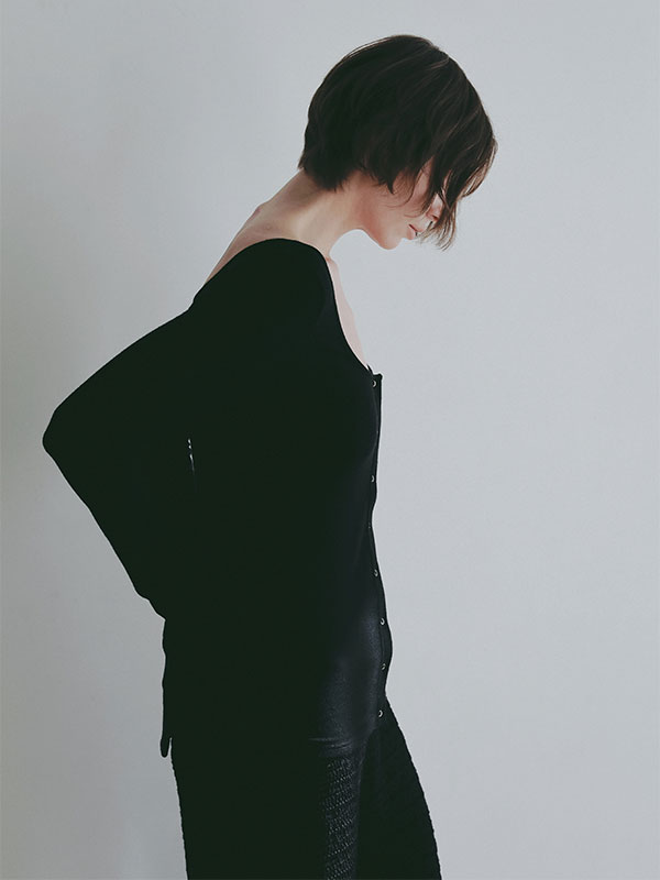 バトーネックカットプルオーバー