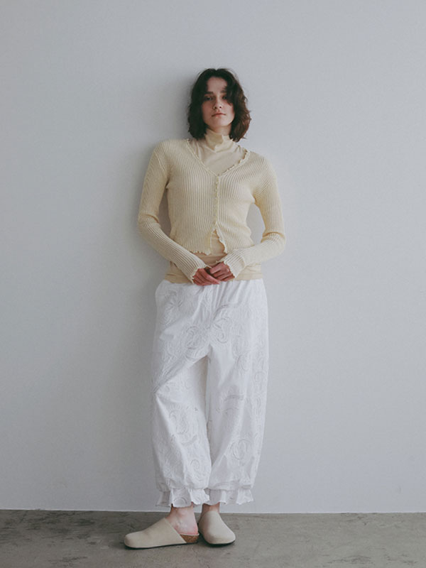 エンブロイダリーイージーパンツ