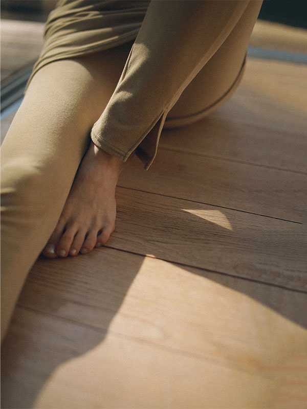 サイドスリットパイルレギンス