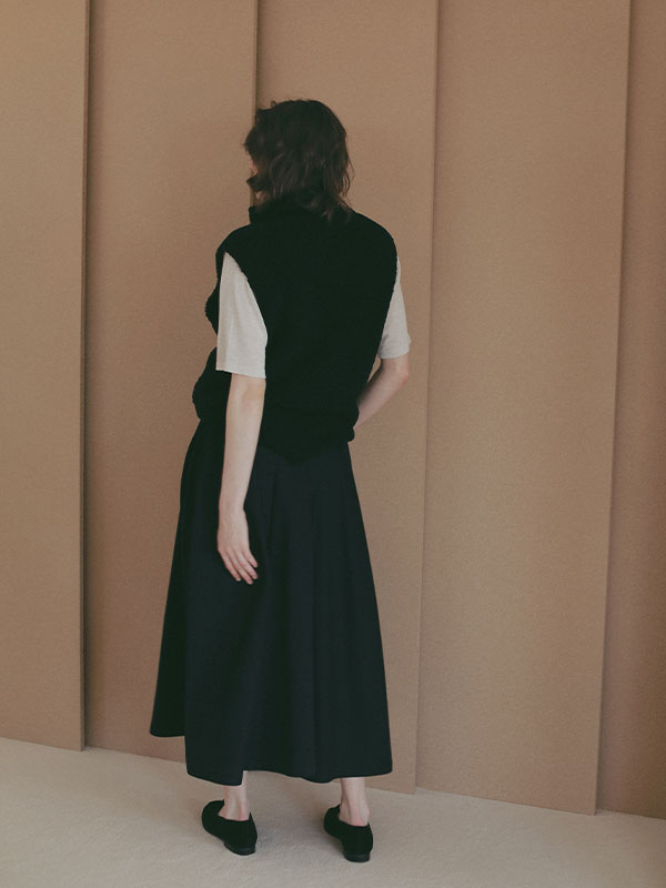 モールヤーンハイネックニットベスト