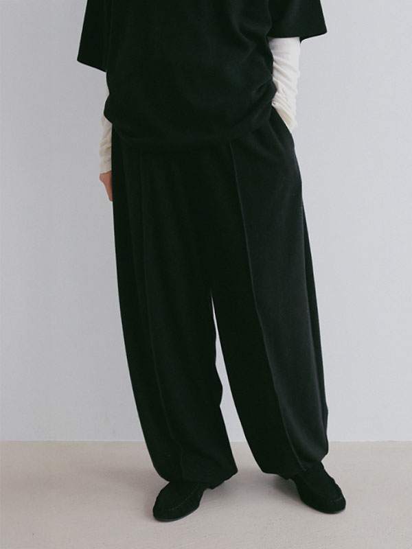 パイルピンタックワイドパンツ