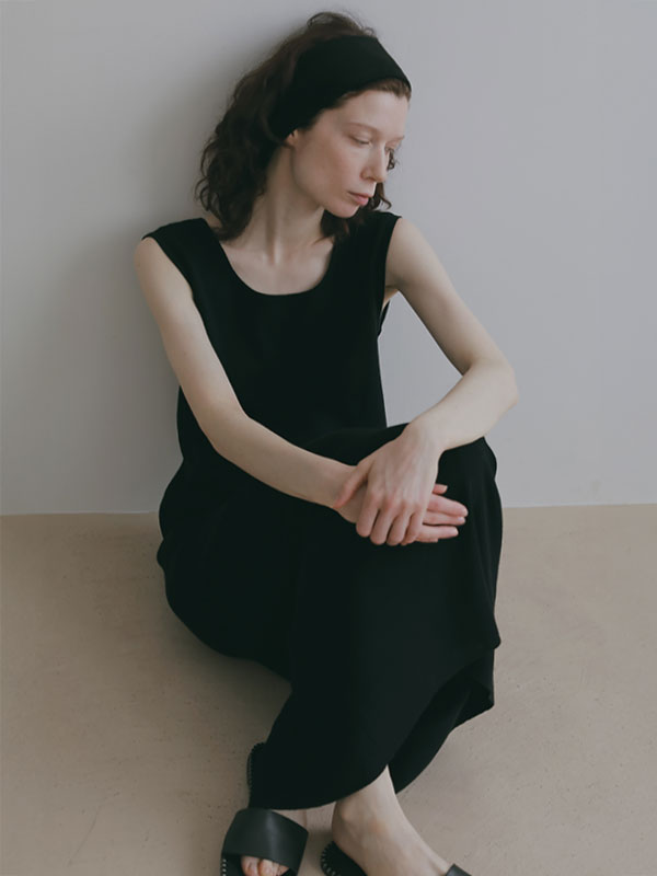 スウェードライクヘアバンド(F BLACK): グッズ │ ETRE TOKYO official