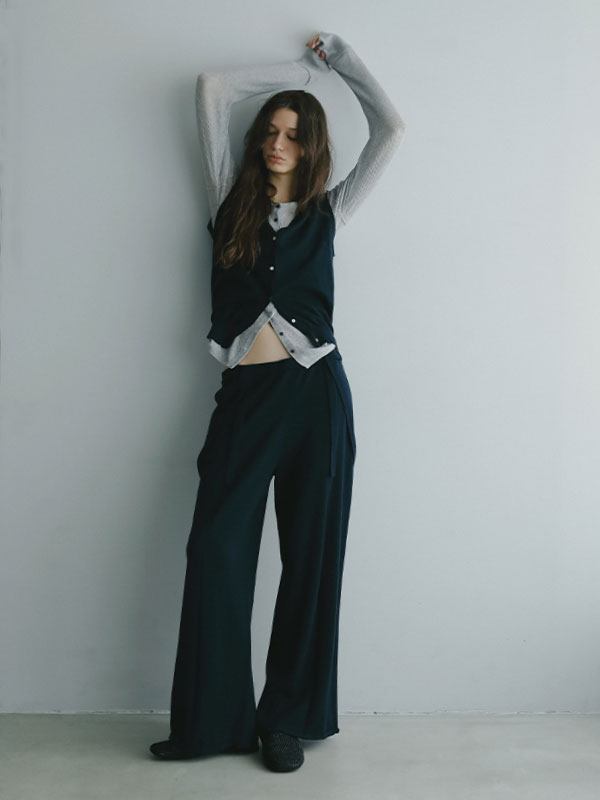 Etretokyo コットンカシミヤニットベスト ネイビー Etretokyo コットンカシミヤニットベスト ネイビー