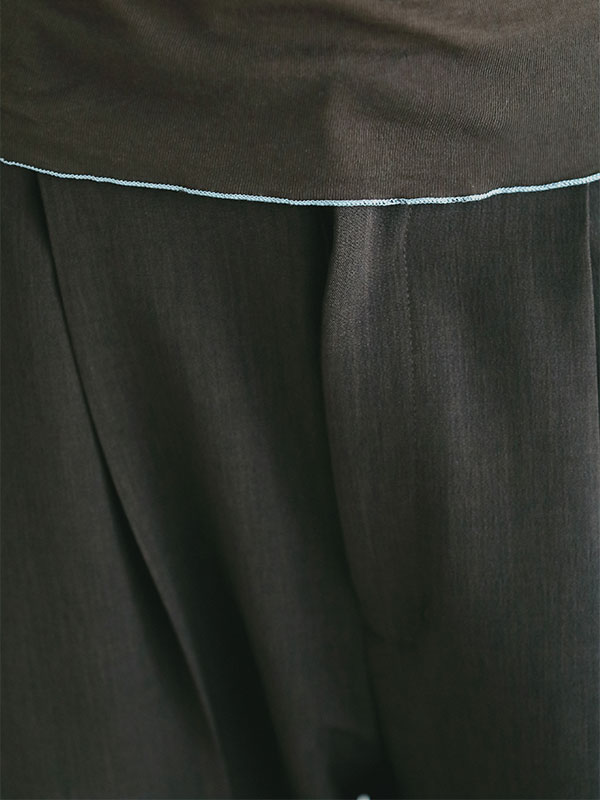 サイドヘムタックパンツ