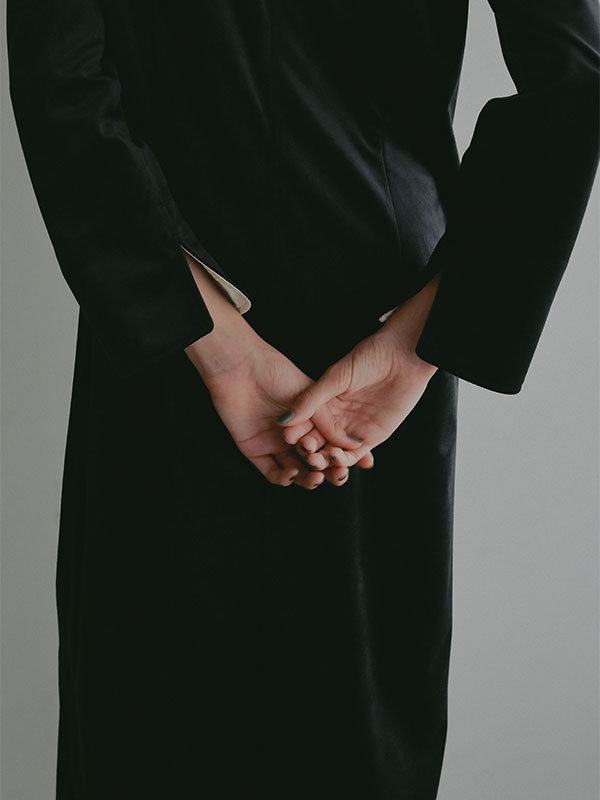 プランジングベロアワンピース