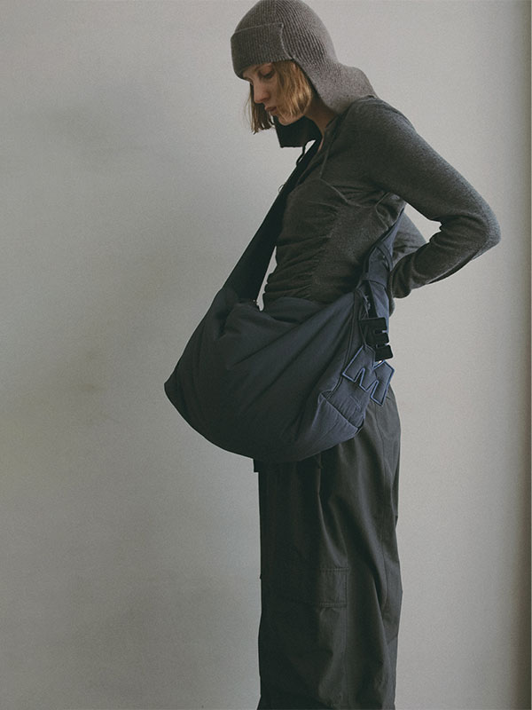 Marmot×ETRE TOKYO PERTEXパディングショルダーバック