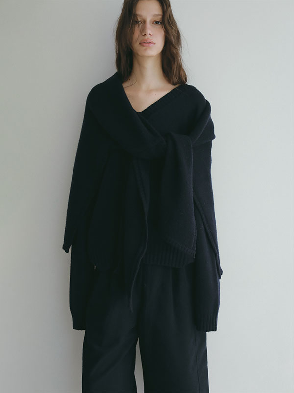 ★新品未使用★ ETRE TOKYO カップ付きニットブラトップ　ブラック ETRE TOKYO - ツーピースクロップドニット - NAVY | ADDICT WEB SHOP