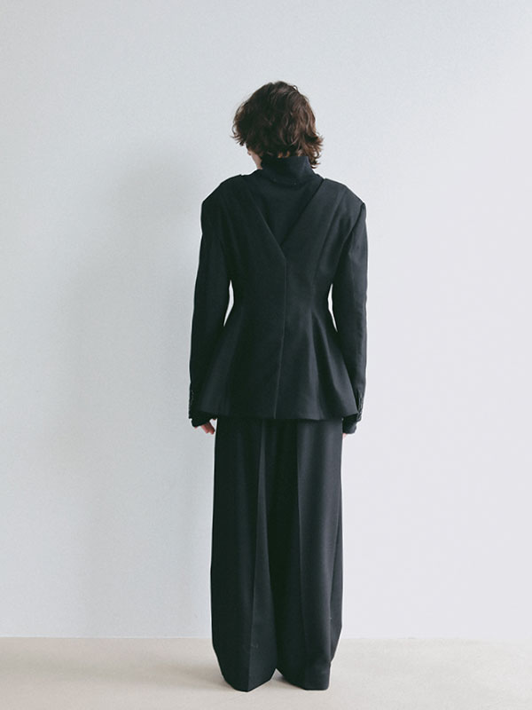 フロントファスナーウエストシェイプトップス