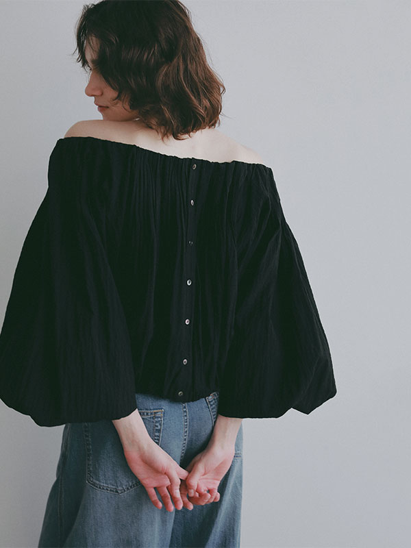 オフショルダーボリュームスリーブブラウス
