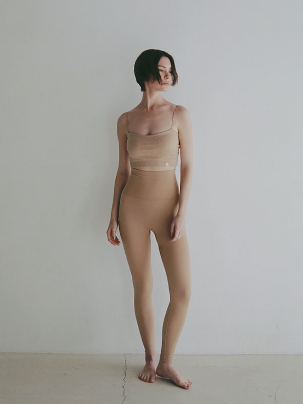 AMPHI×ETRE TOKYOフィットカップインバンドゥキャミソール