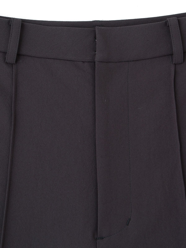 ピンタックスリムパンツ