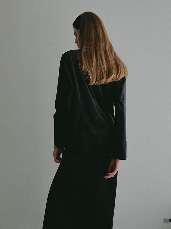 プランジングベロアワンピース