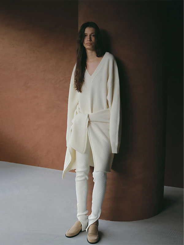 ヘムボタンニットレギンス