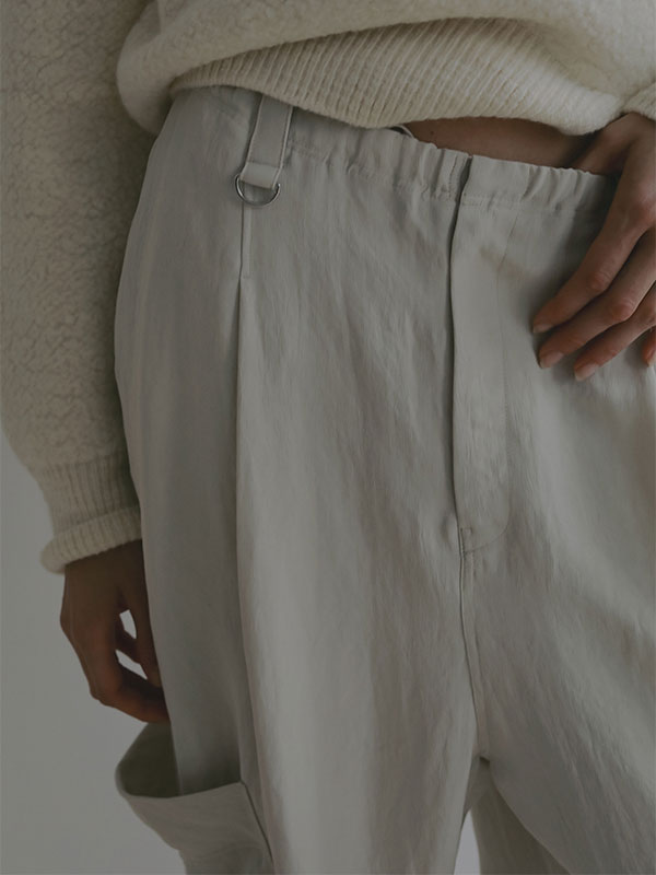 バックサテンリラクシーカーゴパンツ