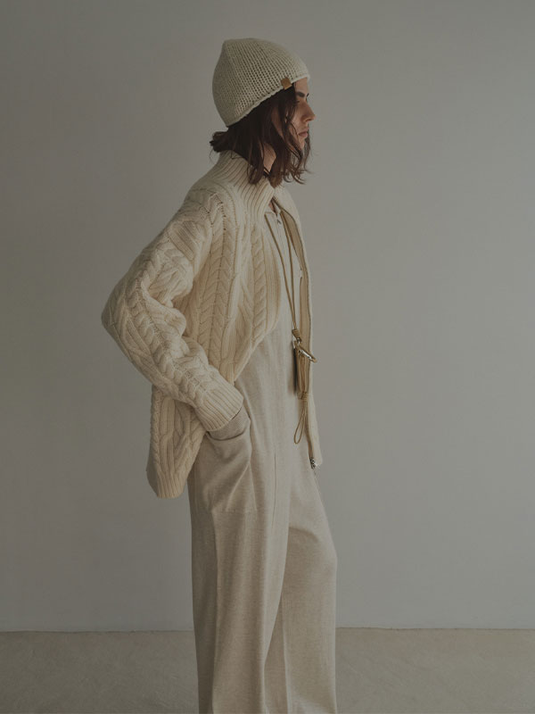 バルキーヤーンハンドニットキャップ