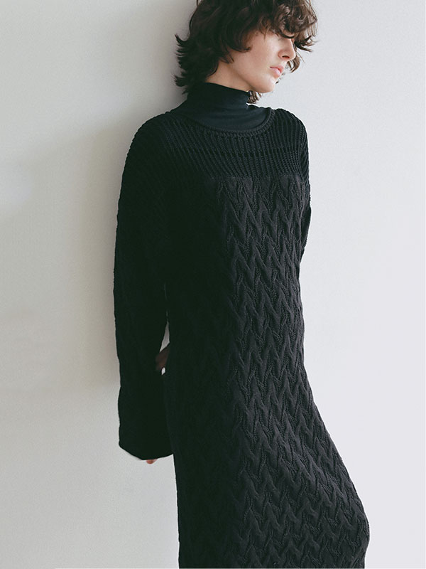コードヤーンケーブルニットワンピース