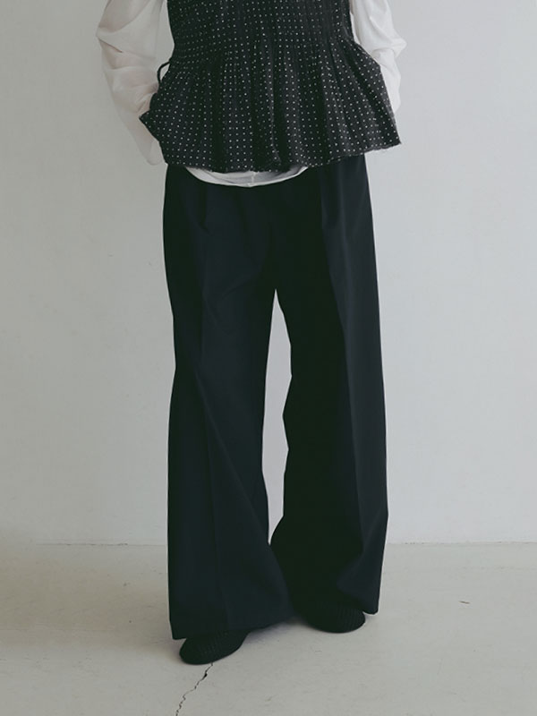 リネンライクエアリータックパンツ