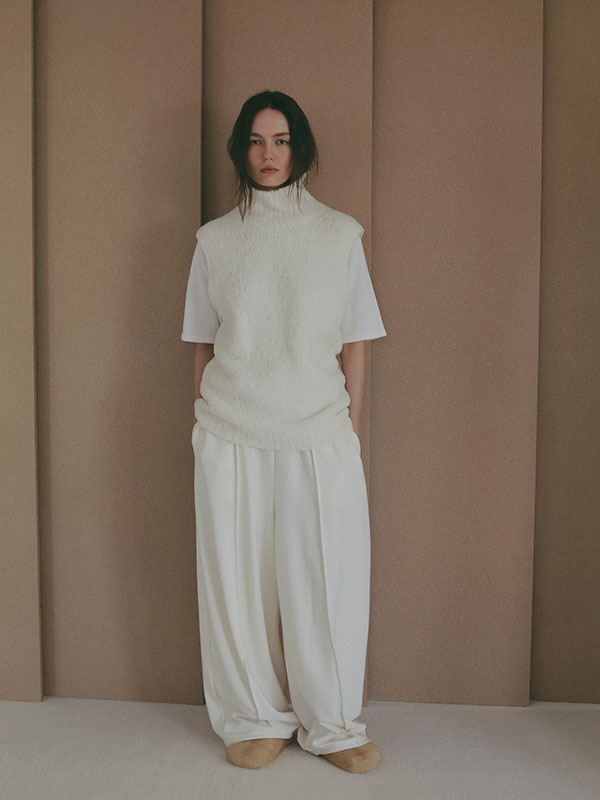 モールヤーンハイネックニットベスト