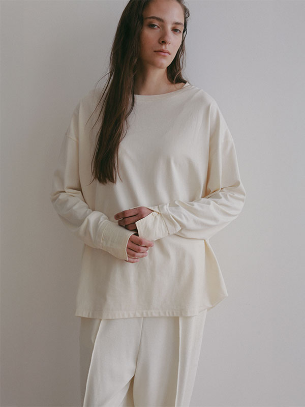 ETRE TOKYO Vネックカフスデザイントップス アイボリー エトレ スリークラインカフスロンTee(F OFF WHITE): トップス │ ETRE TOKYO
