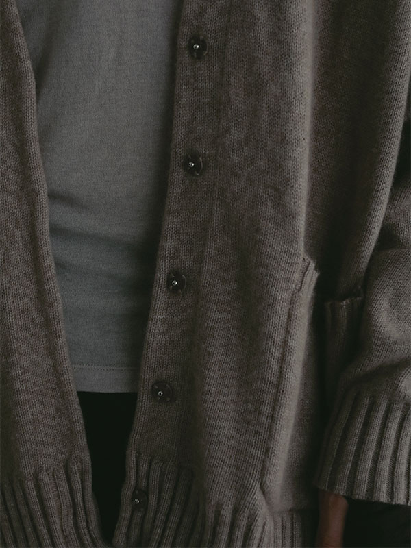 プレーンステッチＶネックニットカーディガン