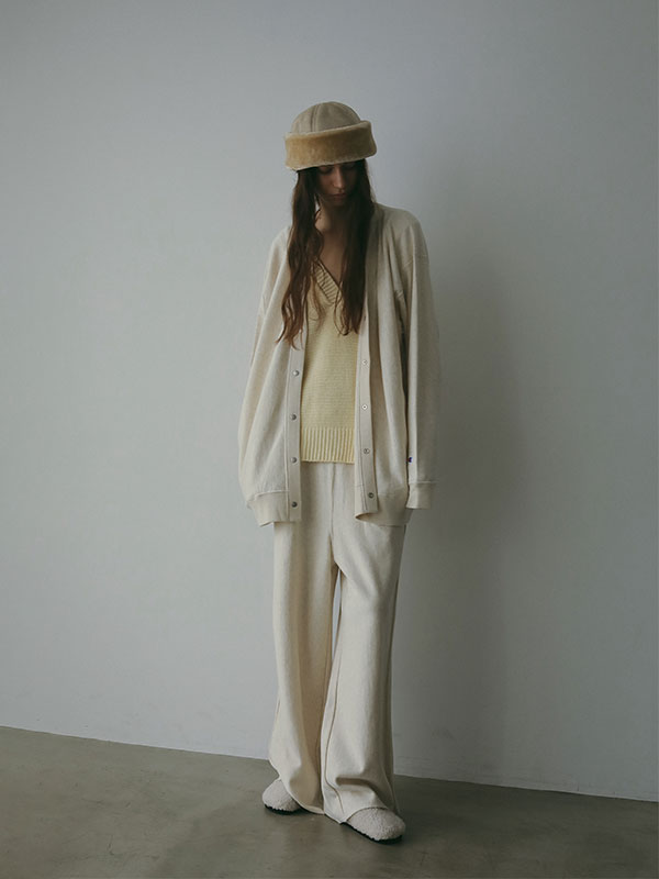 Vネックスリーブレスニットプルオーバー(F WHITE): トップス