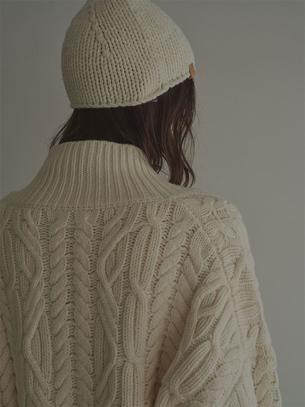 バルキーヤーンハンドニットキャップ