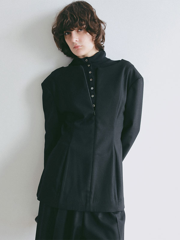 フロントファスナーウエストシェイプトップス