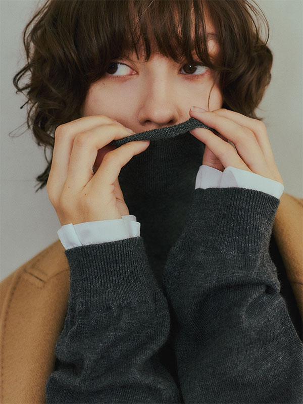 SANTEフラワーモチーフＶネックニットカーディガン