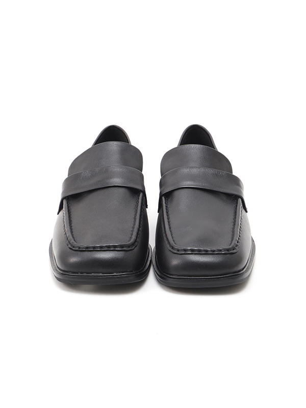 ソフトレザースクエアローファー