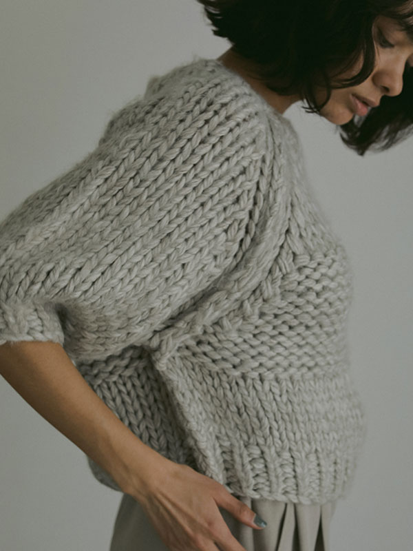 ブラッシュドハーフスリーブハンドニットプルオーバー