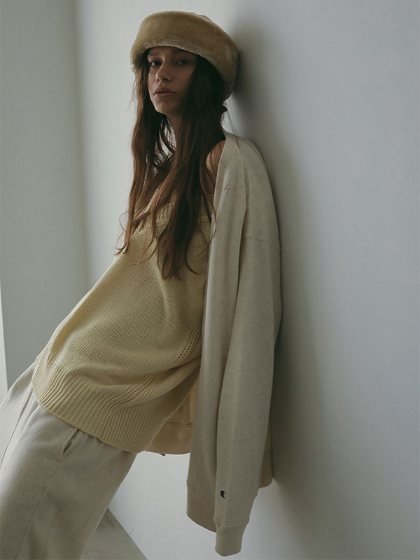 Vネックスリーブレスニットプルオーバー(F WHITE): トップス