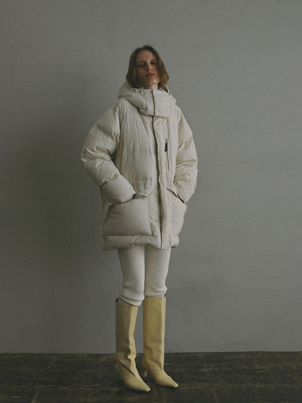 ヘムボタンニットレギンス