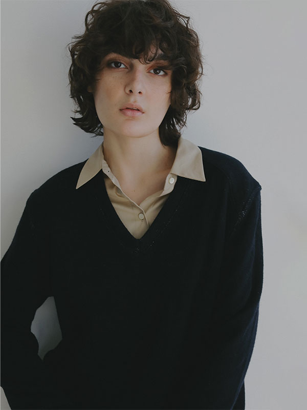 フラッフィーVネックプルオーバー