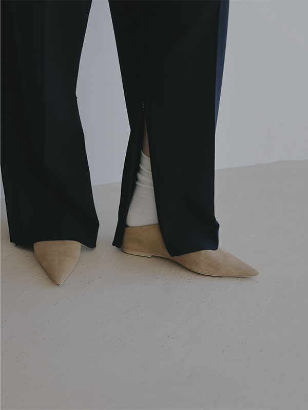 サイドピンタックラインリラクシーパンツ(S OFF WHITE): ボトムス