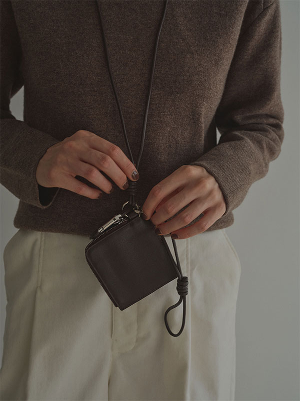 レザーコードカラビナスクエアパース