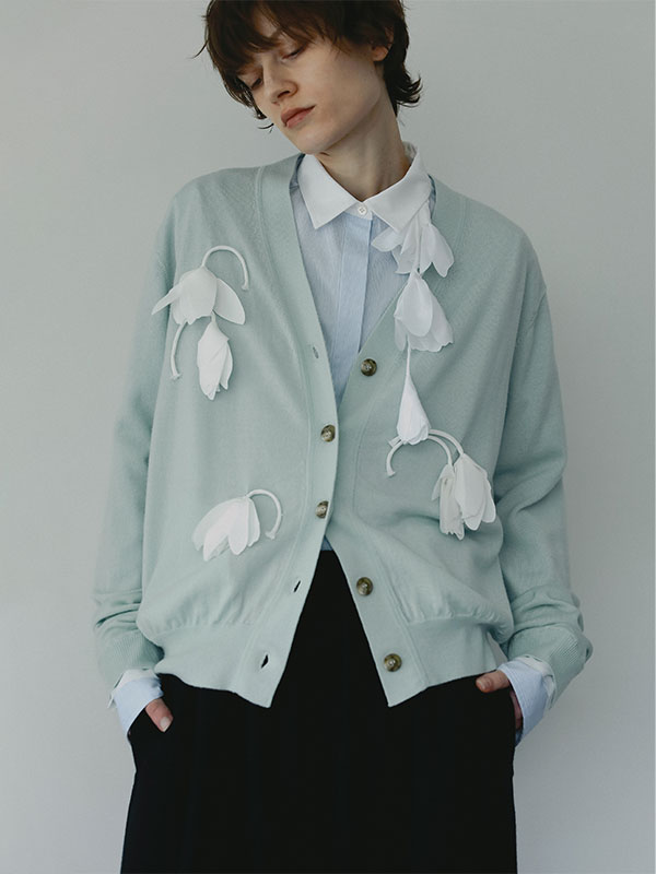 SANTEフラワーモチーフＶネックニットカーディガン