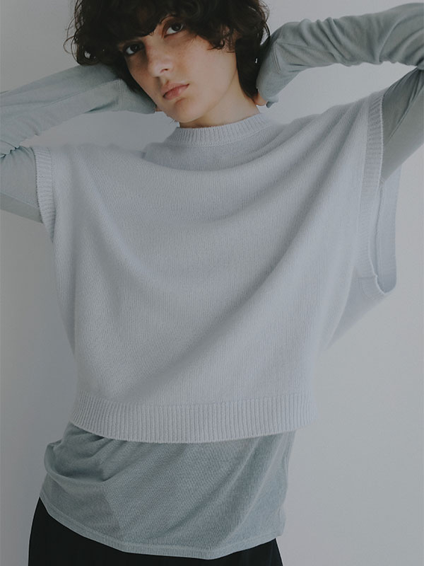 ウールカシミヤスリーブレスニットプルオーバー