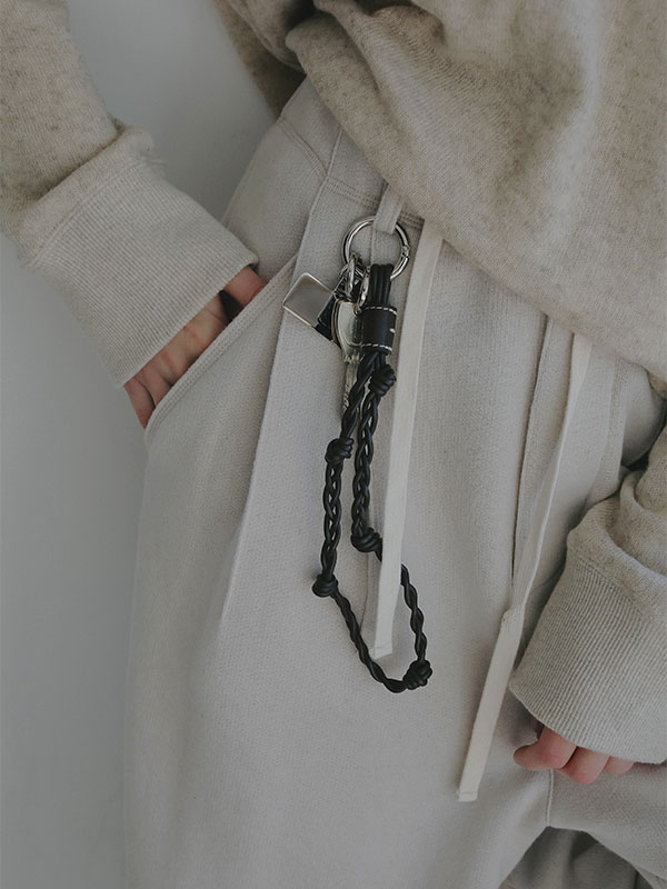 レザーコードショートマルチストラップ