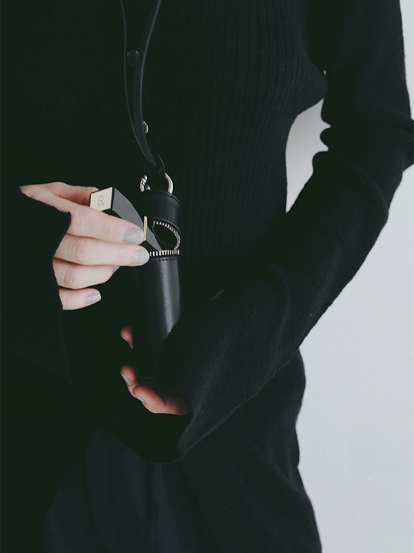 タンドレザージップリップケース