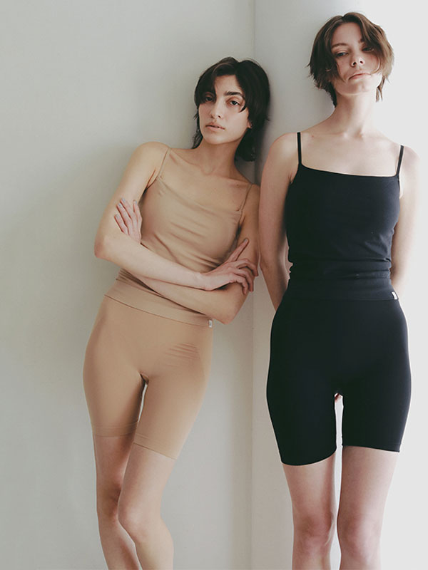 AMPHI×ETRE TOKYOフィットカップインキャミソール