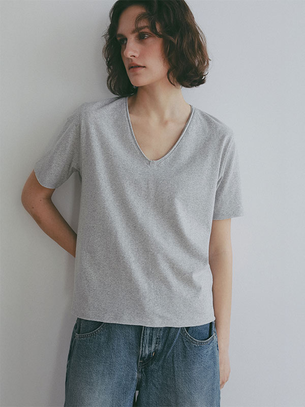 VネックミニマルTee